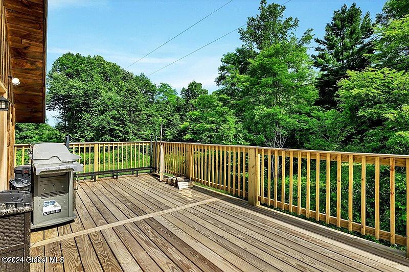 4th image of 1731 Burtonville Road