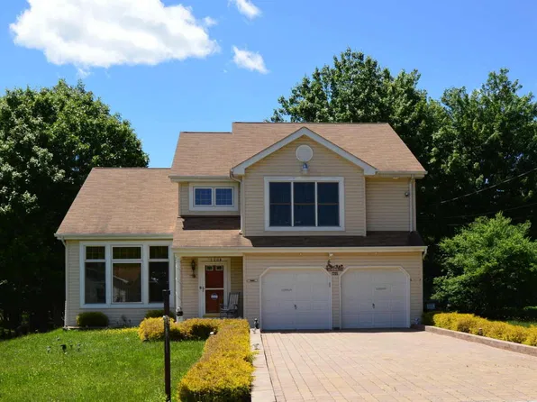 1205 Cambell Way, Tobyhanna, PA 18466