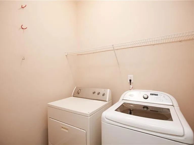 1005 Landover Xing — Photo 44