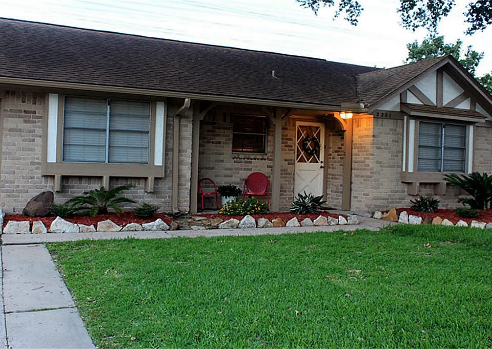 1st image of 2201 E Shannon St