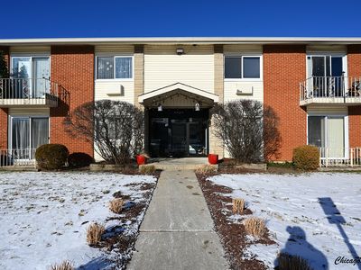 8824 Jody Ln APT 2G, Des Plaines, IL, 60016