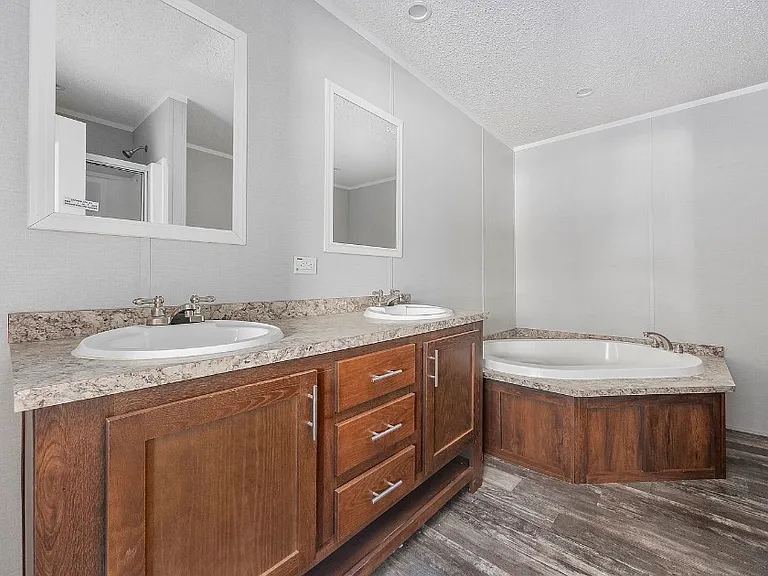 8376 Huntington Ct — Photo 12