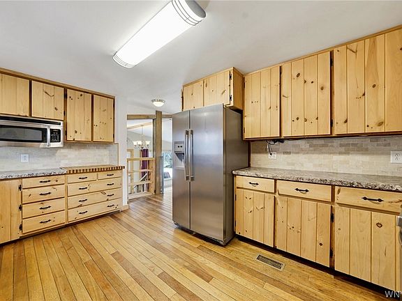 4th image of 9198 Knapp Rd