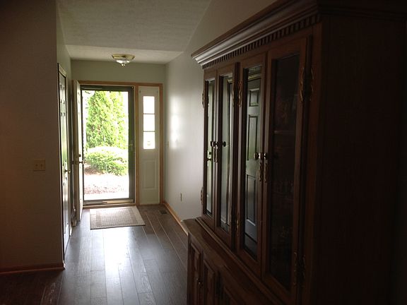 5th image of 1080 Northford Ct