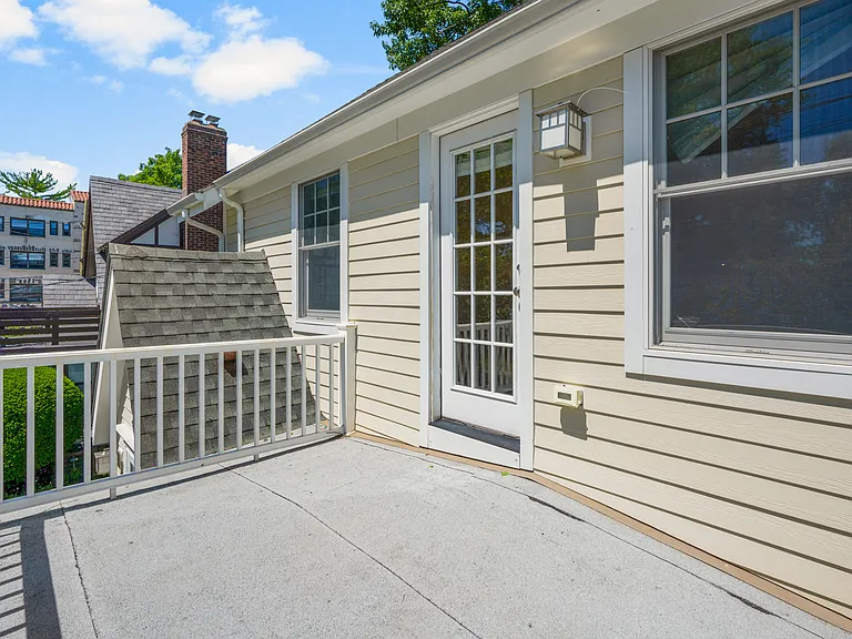 26 Vanderburgh Ave — Photo 26