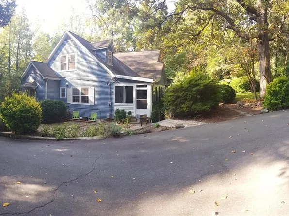 1447 Oldtown Rd, Winston Salem, NC 27106