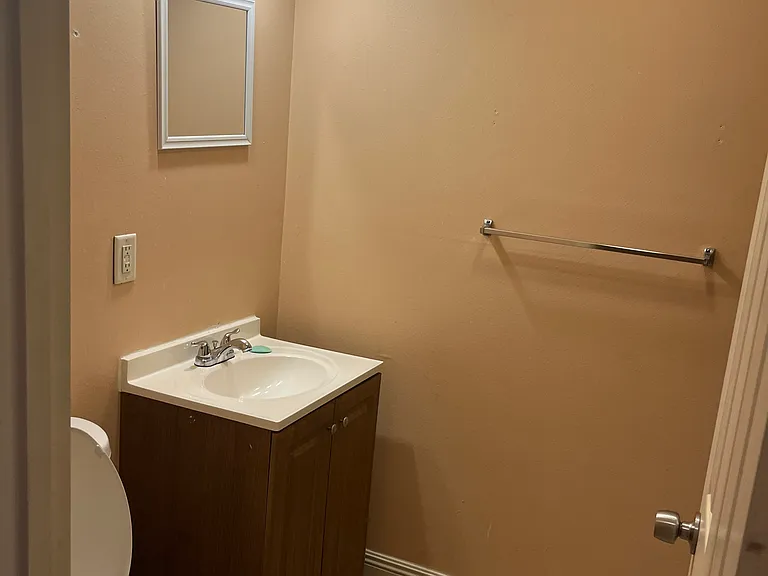 4837 Shalimar Dr — Photo 3