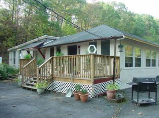 3220 W Walker Rd #R, Bath, PA 18014