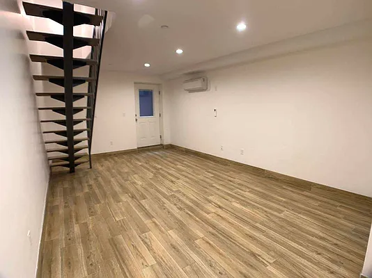 Rented by Tapiro Realty | media 6