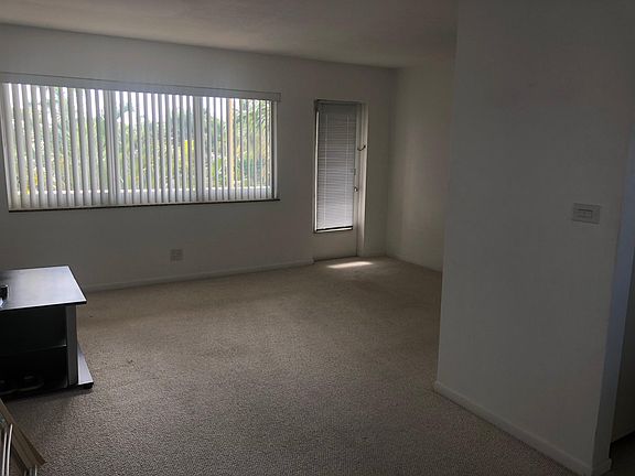3rd image of 1649 SE 4th St APT 4B