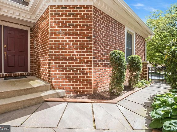 3rd image of 6440 Cloister Gate Dr