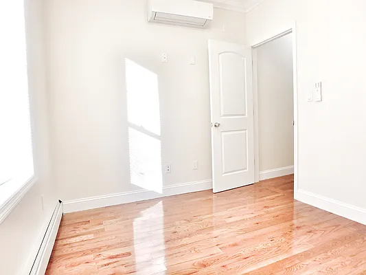 Rented by MAC Realty NY | media 8