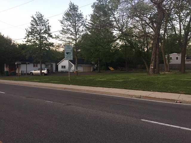 2nd image of 931 N Cedar Lake Rd