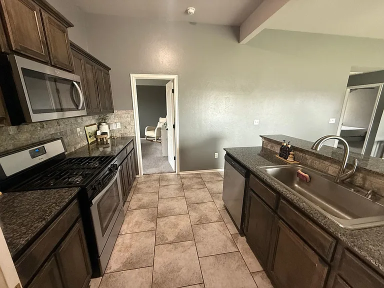 4725 Pyrope Ln — Photo 6