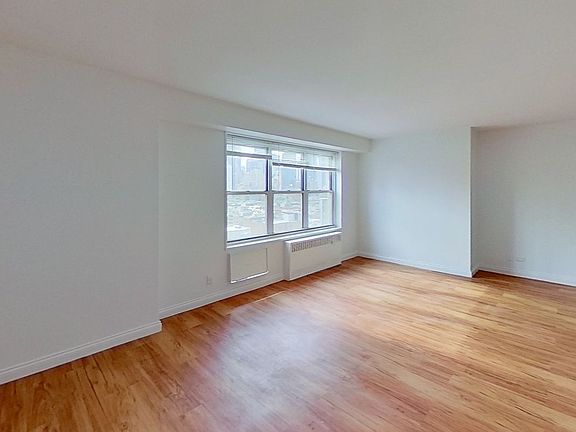 5th image of 747 10th Ave APT 16C