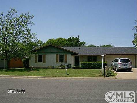 1st image of 703 Brazos Dr
