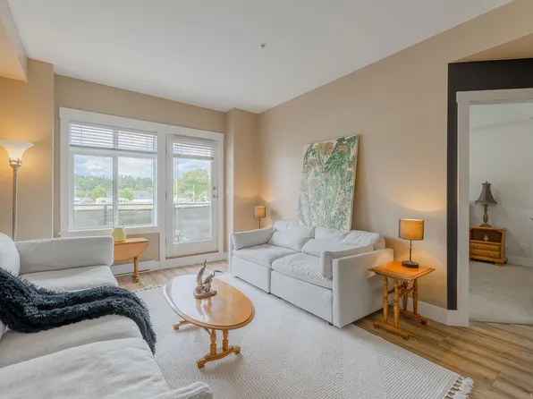 5822 Garden St #206, North Cowichan, BC V9L 3V9