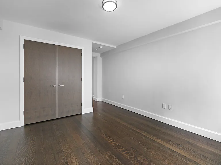 165 E 66th St #9D — Photo 13