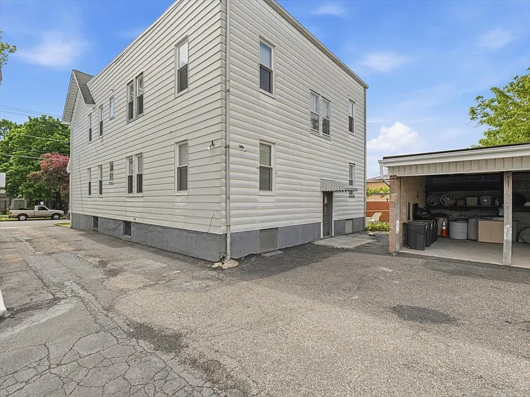 265 N 17th St #2R — Photo 7