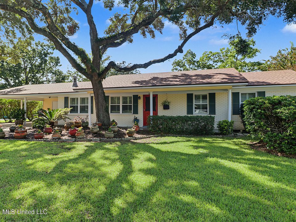 1st image of 101 Alverado Dr