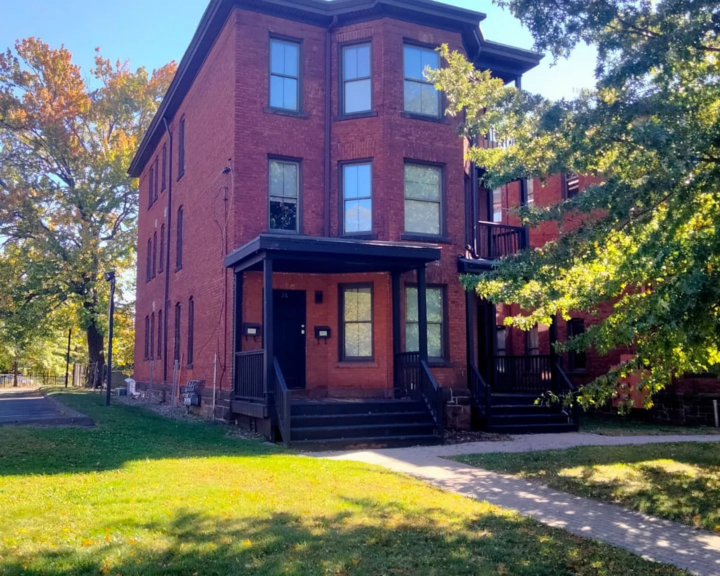 24-26 Imlay Street — Photo 1