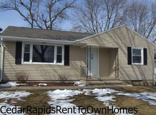 220 24th St NW, Cedar Rapids, IA 52405
