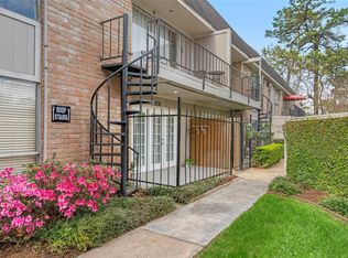 2238 S Piney Point Rd APT 102, Houston, TX 77063