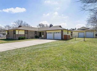 1827 W 60th St N, Wichita, KS 67204