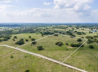 20 Overhills Rd, Fredericksburg, TX 78624
