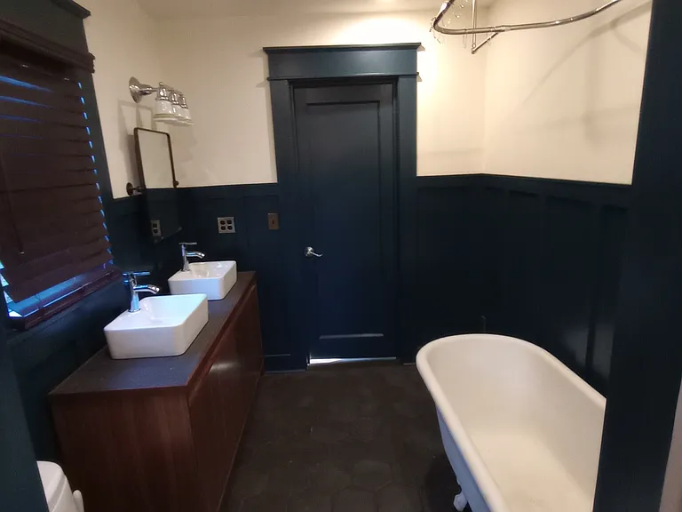 1026 E Washington Ave — Photo 3