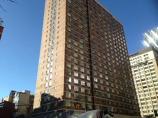 Rented by Compass | media 22