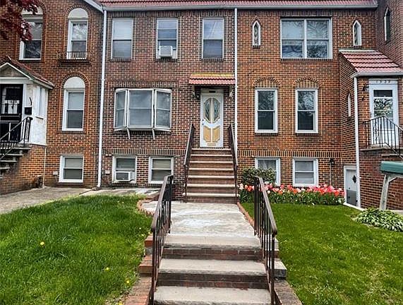 2nd image of 1927 E 28th St