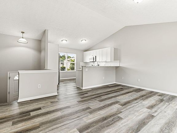 3rd image of 772 Sicaras Ln