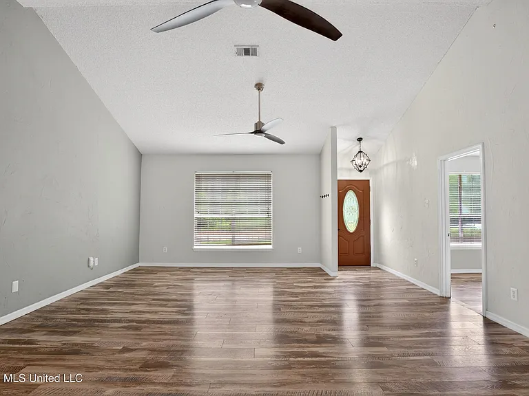 7832 Hilo Pl — Photo 6
