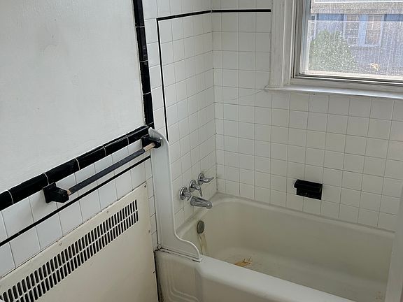 3rd image of 1434 E Hunting Park Ave Unit 1