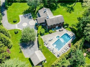 121 Arrandale Ave, Great Neck, NY 11024