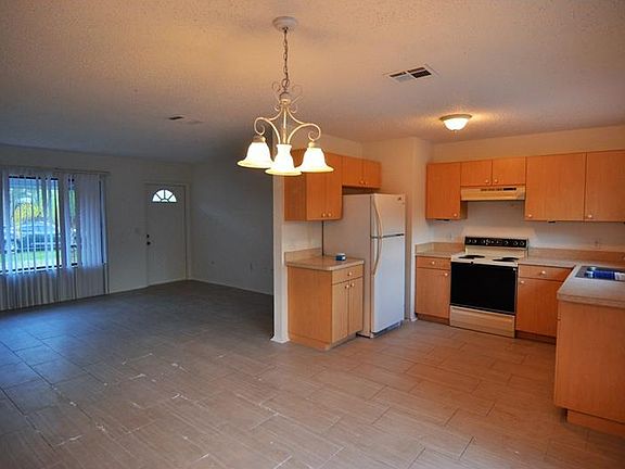 3rd image of 21261 Coachman Ave