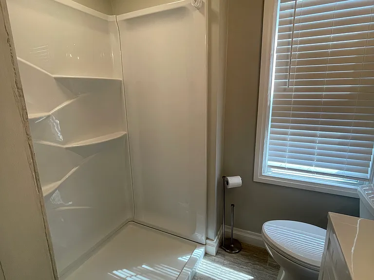 Primary bathroom - 3rd floor