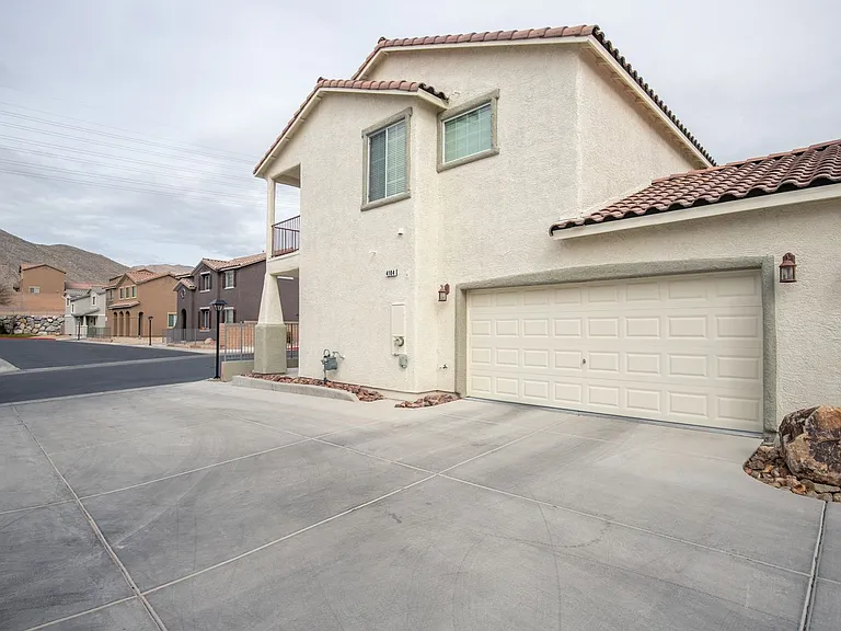 4184 Swept Plains St — Photo 33