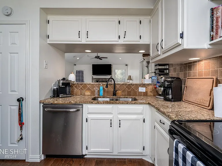 5081 Velta Ln — Photo 14
