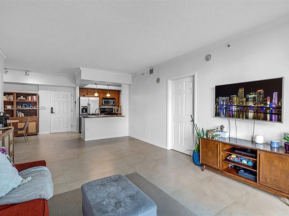 5th image of 2000 N Bayshore Dr APT 909