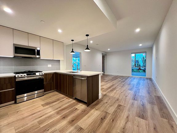 5th image of 5801 Camerford Ave #103
