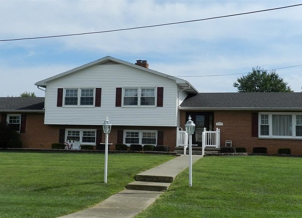 1st image of 115 E Center Dr