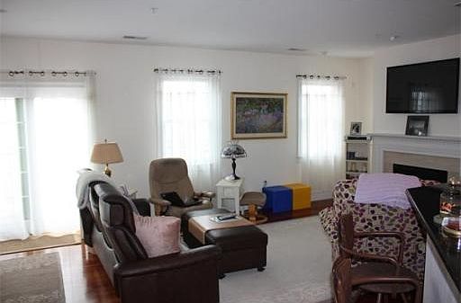 4th image of 224 Marina Dr