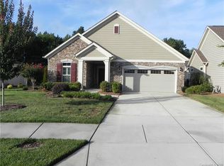 1007 Quincy Hollow Dr, Matthews, NC 28104