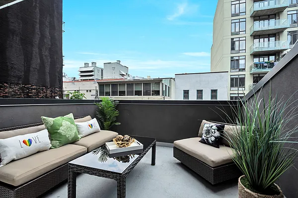 Sold by Compass | media 16