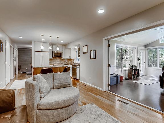 4th image of 4945 Lemire Ln