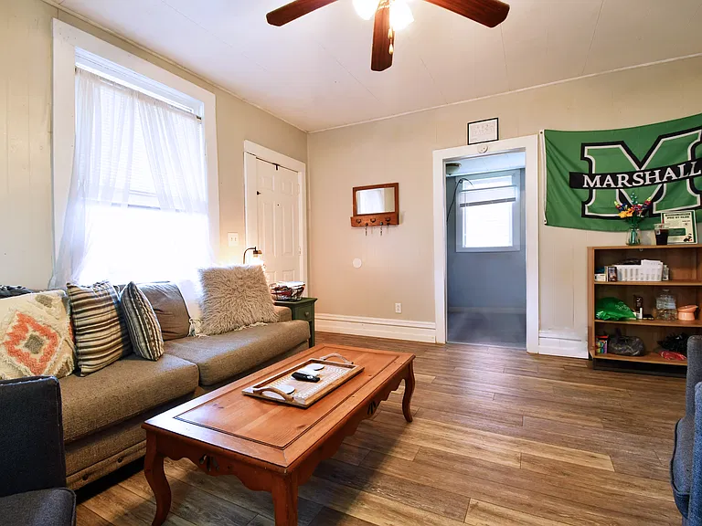 1837 6th Ave #1 — Photo 4