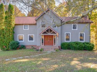 302 Peabody Rd, Charlotte, TN 37036