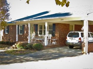 209 Suncrest Rd, Cherryville, NC 28021